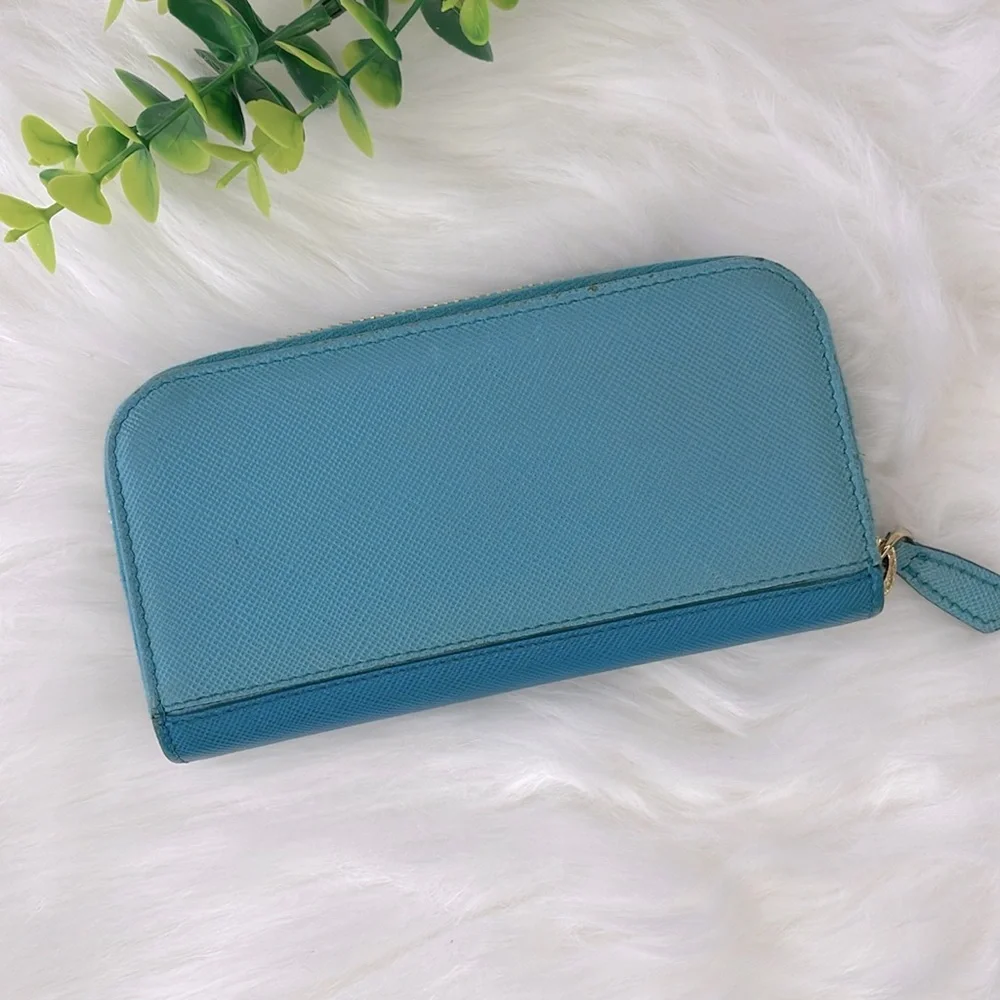 Prada Saffiano Zippy‎ Key/Card Holder